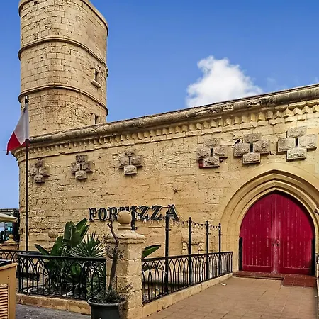 Seaview 3 Bedrooms In Balluta S5 * Sliema