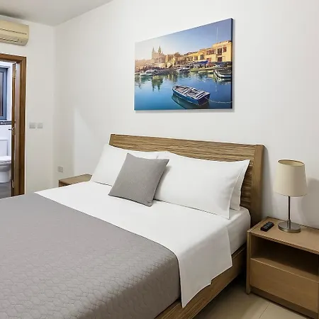 Seaview 3 Bedrooms In Balluta S5 Daire Sliema