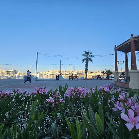 Seaview 3 Bedrooms In Balluta S5 Apartment