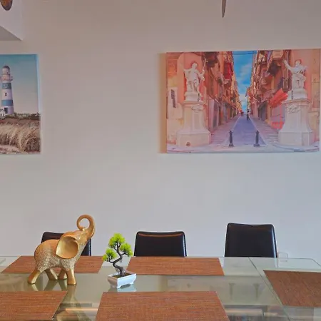 Seaview 3 Bedrooms In Balluta S5 Apartment Sliema