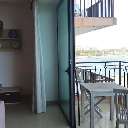 Seaview 3 Bedrooms In Balluta S5 *