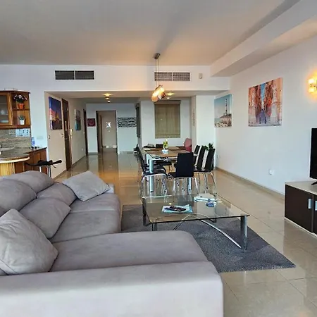 Seaview 3 Bedrooms In Balluta S5 Sliema