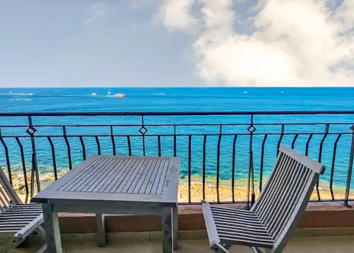 Seaview 3 Bedrooms In Balluta S5 Sliema